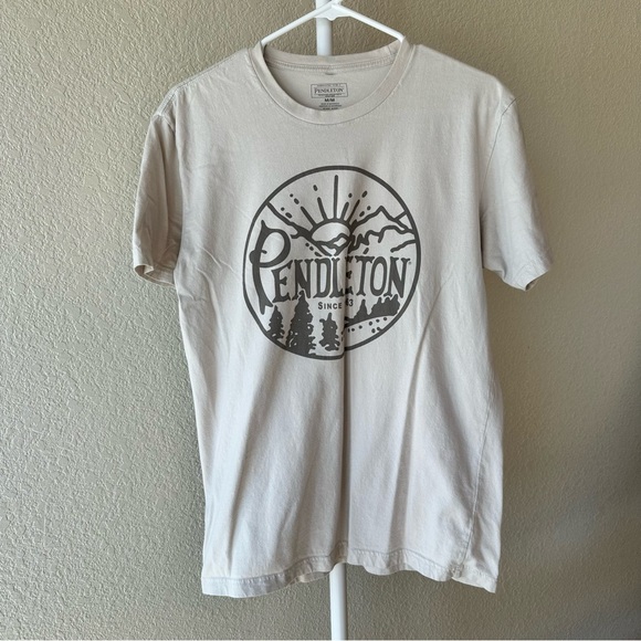 Pendleton Other - Pendleton tan graphic t shirt shirt sleeve size medium